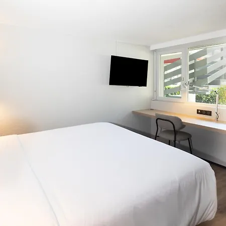 Campanile Alencon Hotel Exterior photo